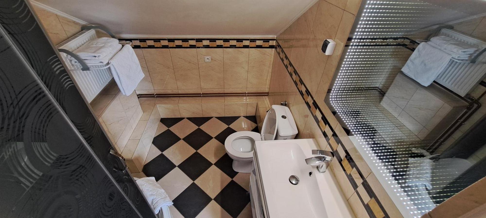 Hotel Rezydencja Rosa Přemyšl Exteriér fotografie