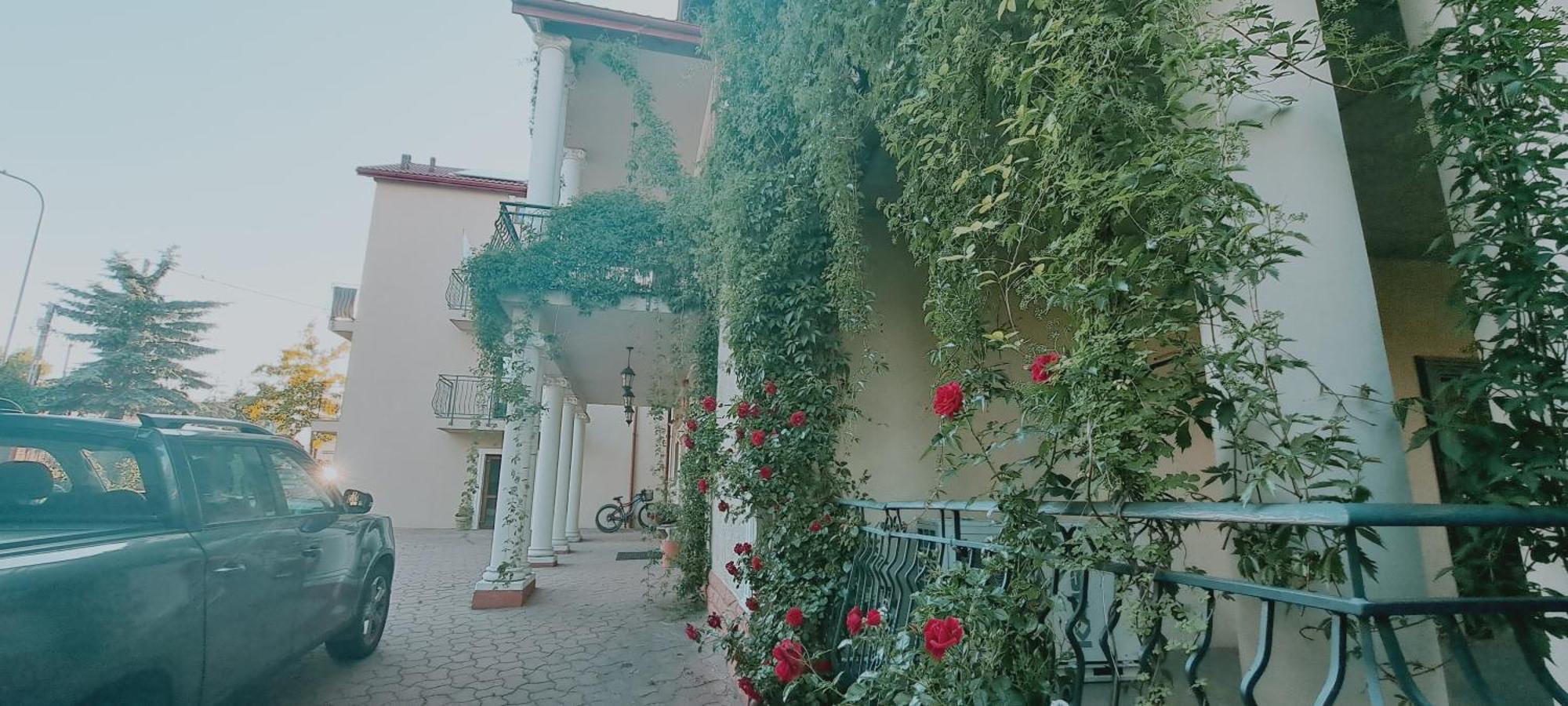 Hotel Rezydencja Rosa Přemyšl Exteriér fotografie